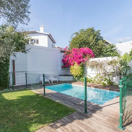 Lovely With 3 Bedrooms And Swimming Pool Cascais
