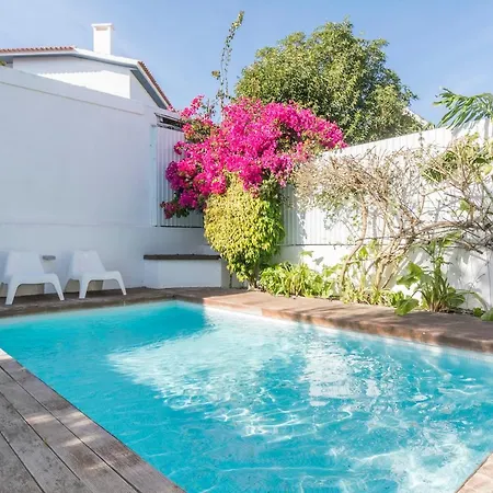 Villa Lovely With 3 Bedrooms And Swimming Pool *