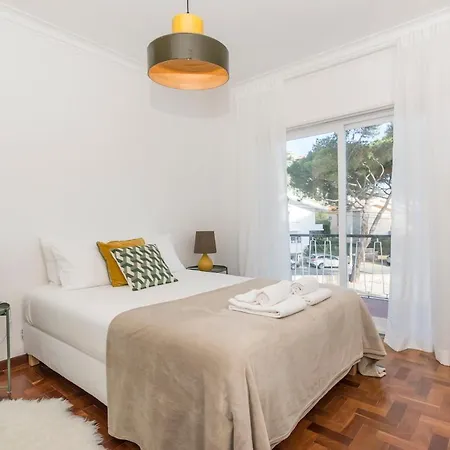 Lovely With 3 Bedrooms And Swimming Pool *
