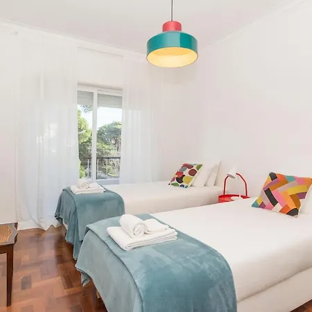 Lovely With 3 Bedrooms And Swimming Pool *