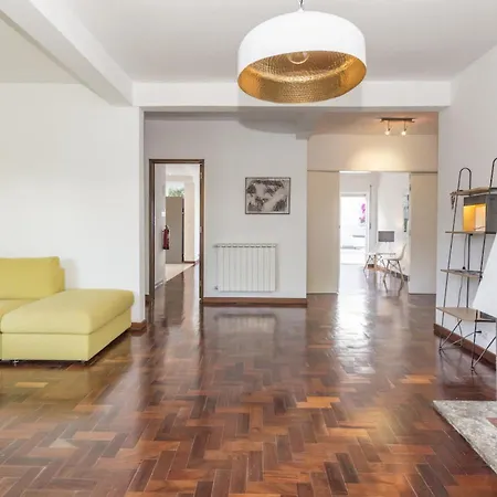 Villa Lovely With 3 Bedrooms And Swimming Pool *