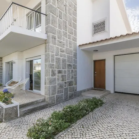 Villa Lovely With 3 Bedrooms And Swimming Pool
