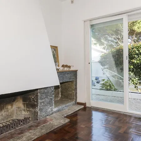 Villa Lovely With 3 Bedrooms And Swimming Pool