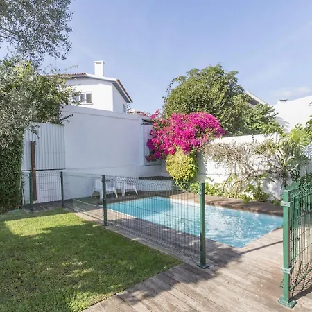 Lovely With 3 Bedrooms And Swimming Pool